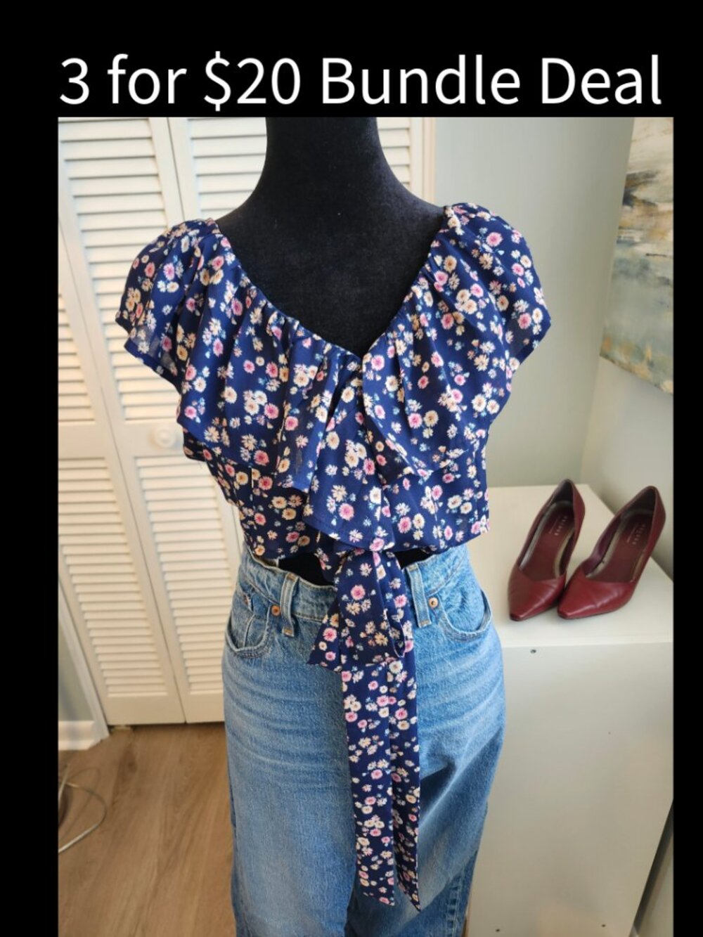 🚨 Navy Blue Floral Tie Front V Neck Dropped top Ruffle Neck Women's size Small